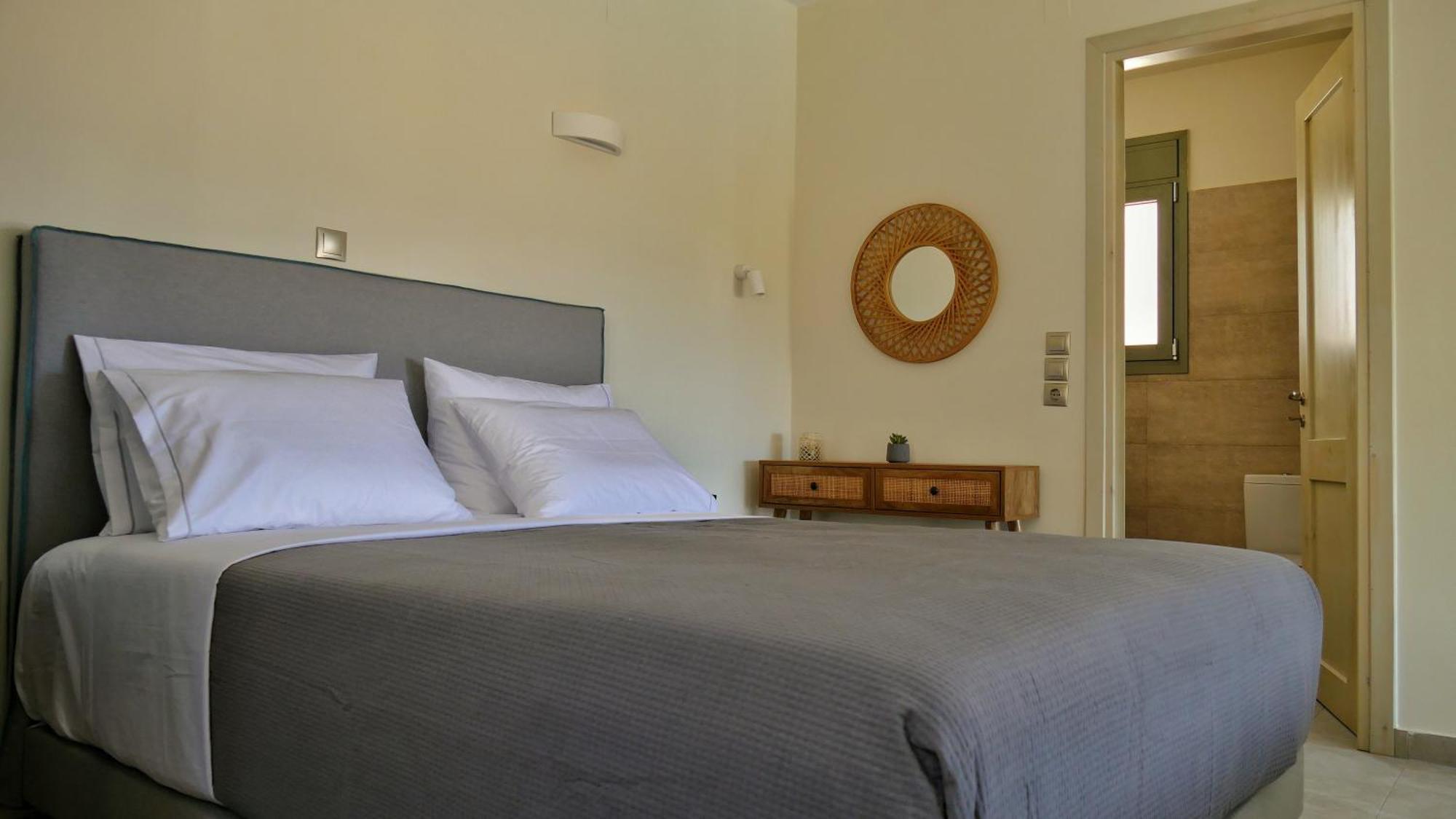Manifesto Suites Monemvasía Room photo